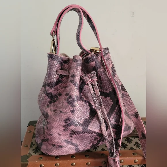 VITTORIA Napoli  pink python embossed  raw leather mini drawstring crossbody bag - Picture 12 of 16